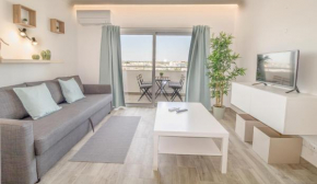 #48 Modern & High Floor Flat with Stunning View, Pool